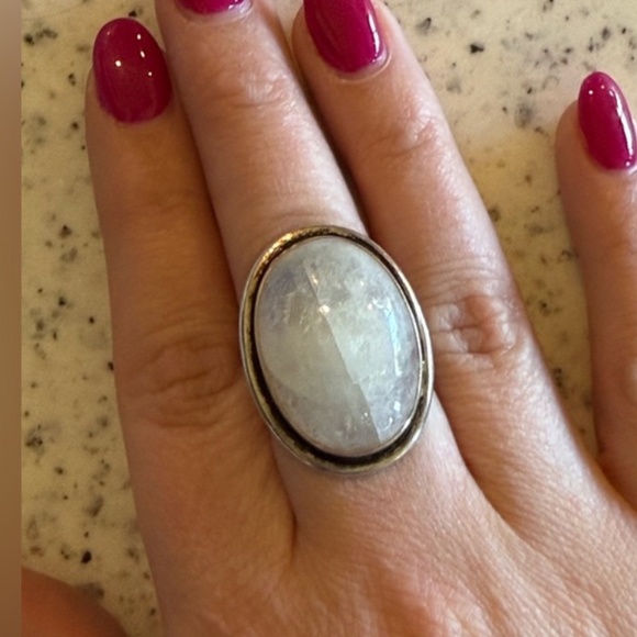Vintage 925 Sterling Silver Ring Size 7 Large Oval Moonstone - Picture 1 of 6